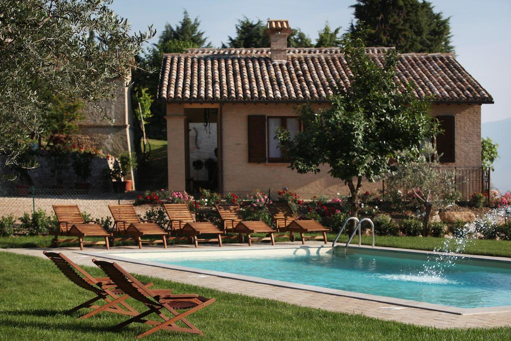 Agriturismo Il Girasole Montefalco Habitación foto